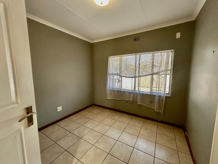 To Let 3 Bedroom Property for Rent in Geelhoutpark North West